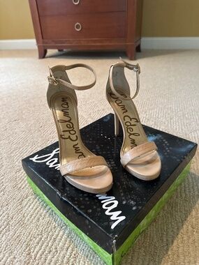 Eleanor strappy pumps